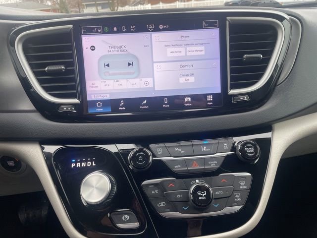 Used 2024 Chrysler Pacifica Touring-L image 24