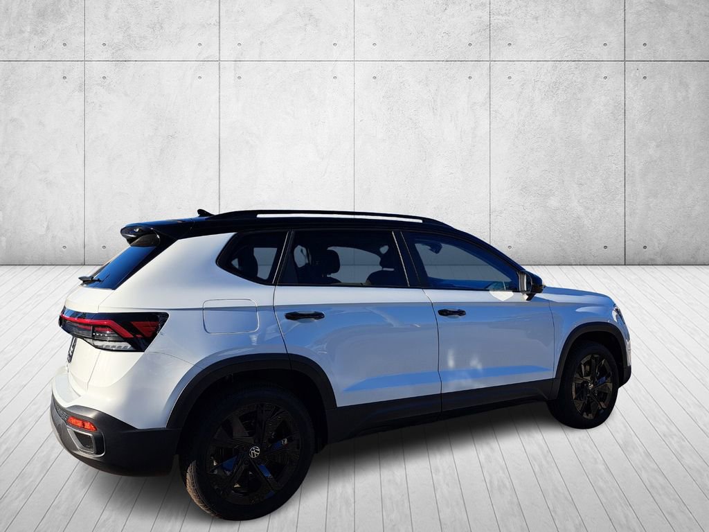 New 2026 Volkswagen Taos SE image 5