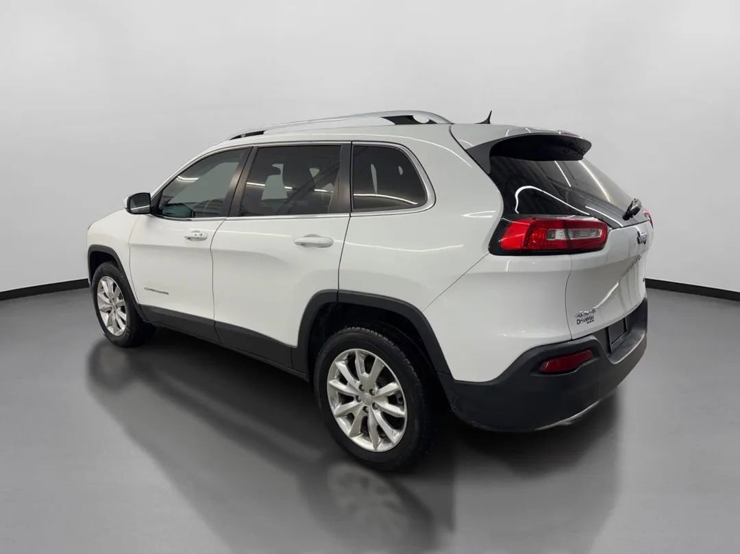 Used 2017 Jeep Cherokee Limited image 7