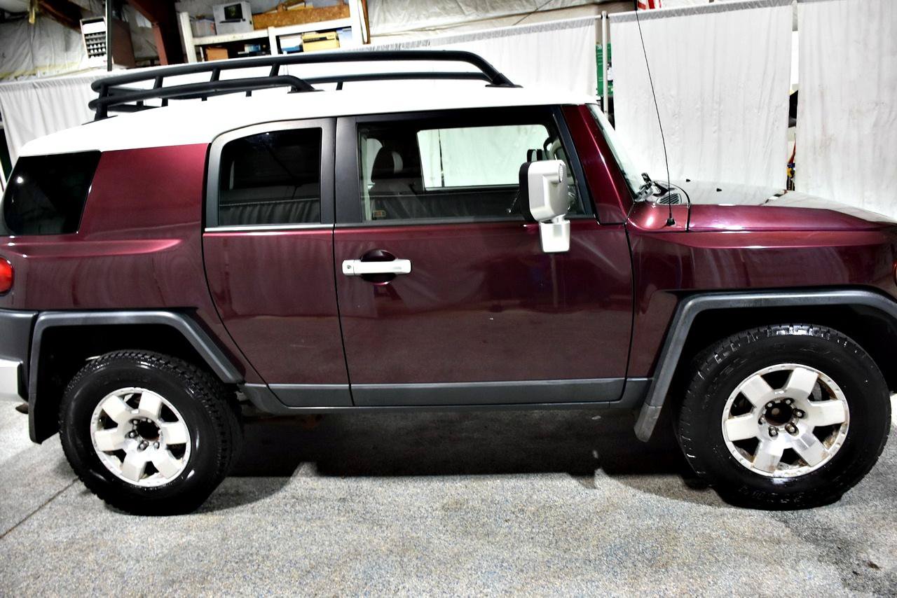 Used 2007 Toyota FJ Cruiser 2WD image 7