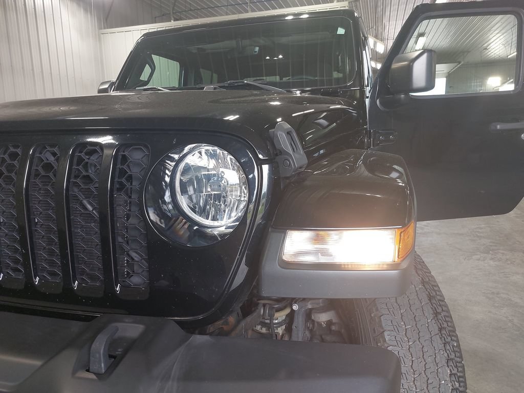 Used 2022 Jeep Gladiator Sport AWD/4WD image 31