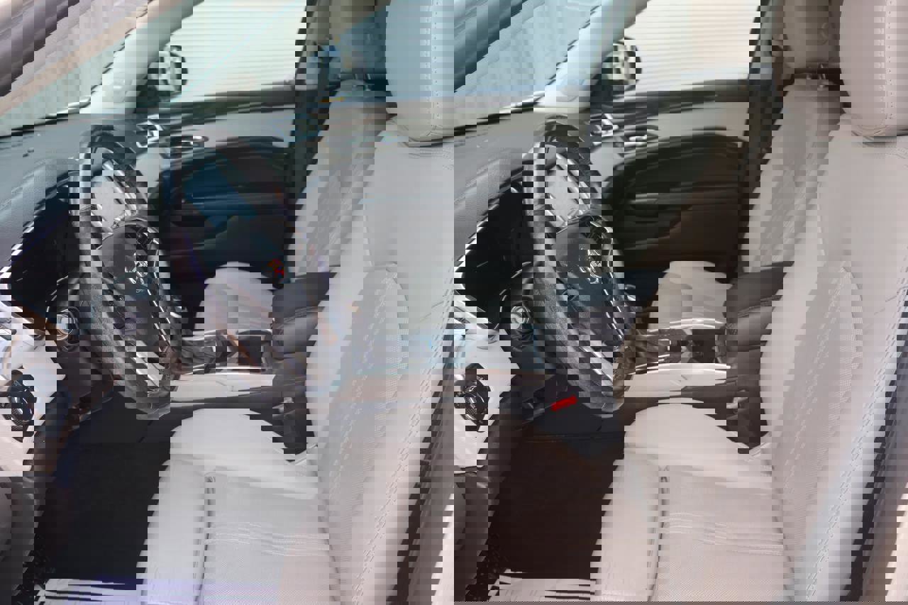 Used 2016 Cadillac SRX Premium image 10