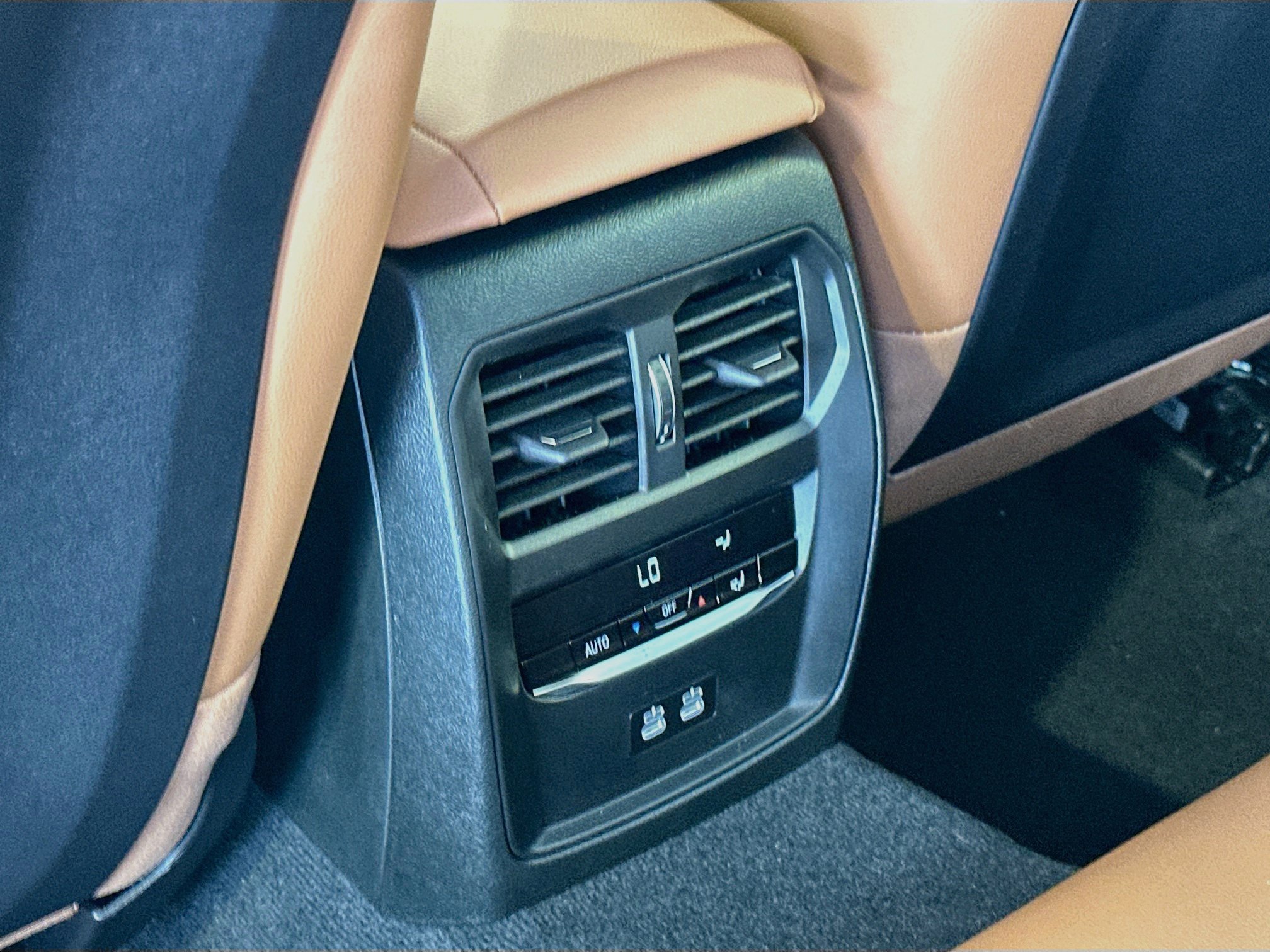 New 2026 BMW 330i Sedan w/ M Sport Package RWD image 18
