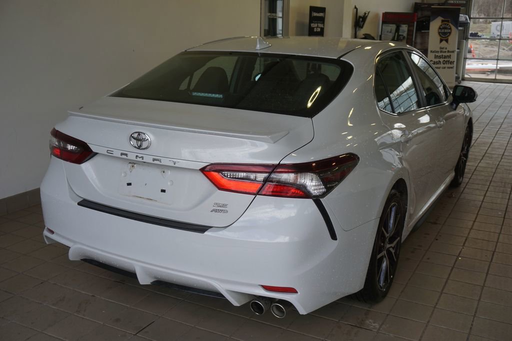 Used 2023 Toyota Camry SE w/ Cold Weather Package image 8