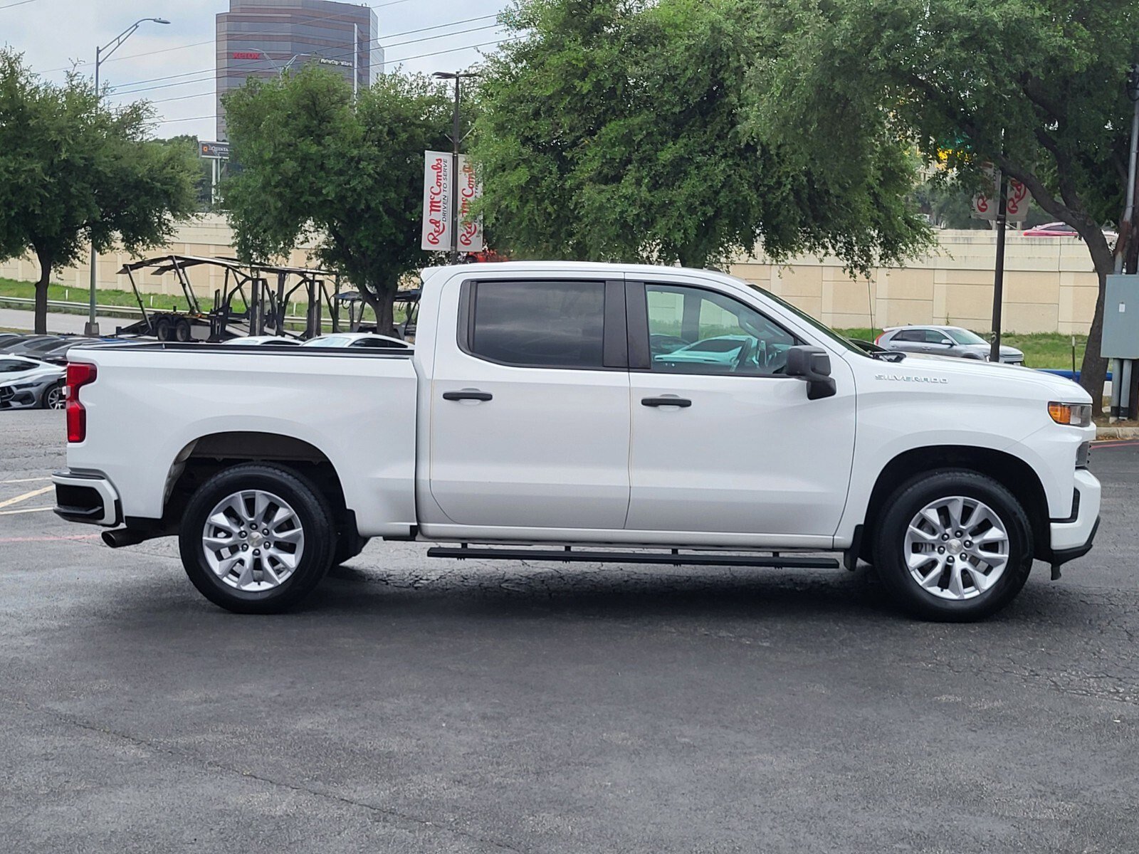 Used 2020 Chevrolet Silverado 1500 Custom w/ Infotainment Package image 2