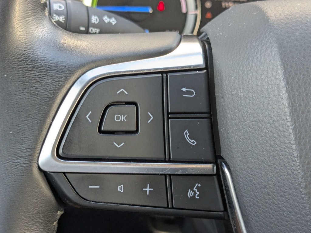 Used 2021 Toyota Highlander XLE AWD/4WD image 37