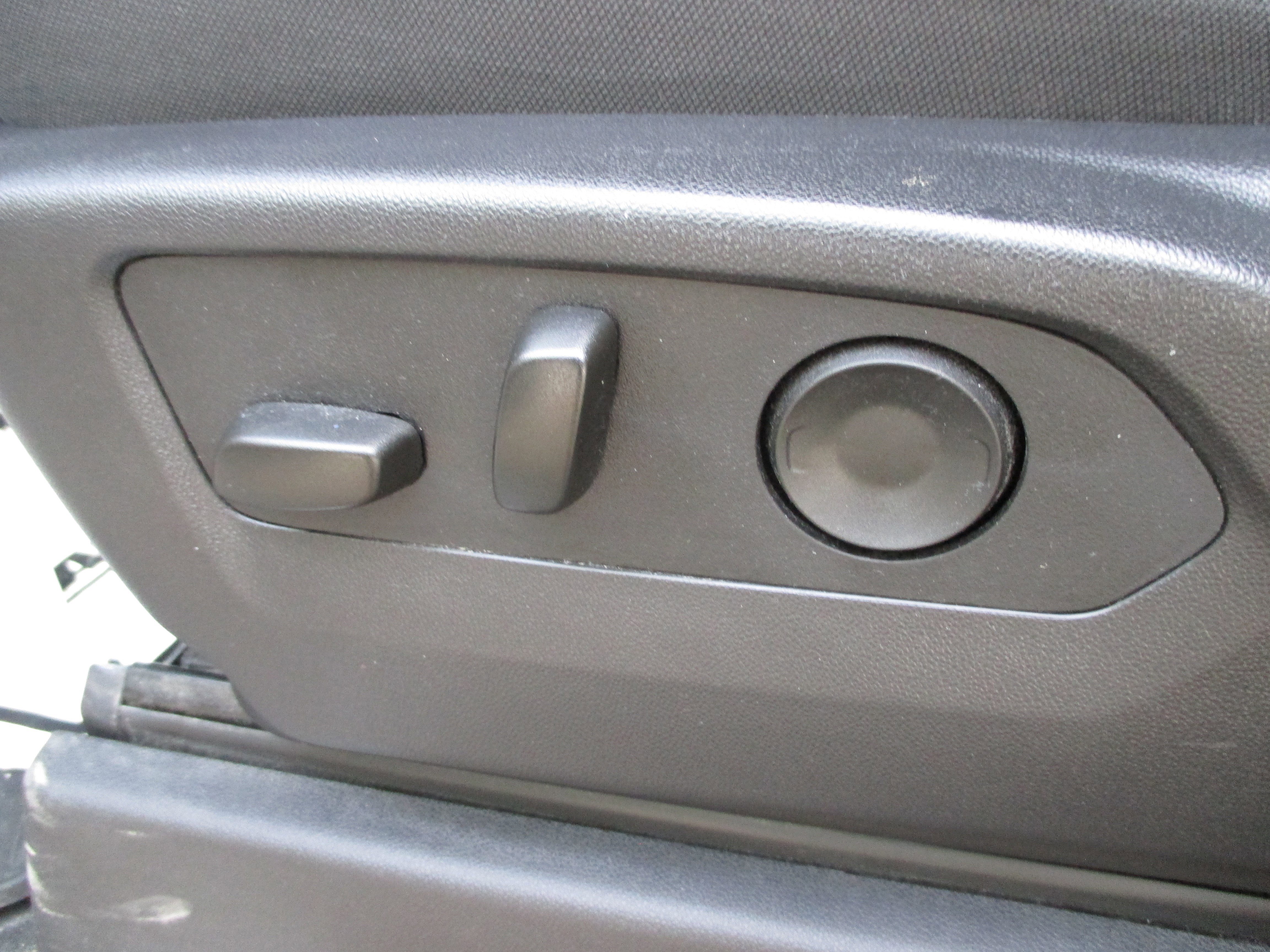 Used 2025 Chevrolet Silverado 2500 LT w/ Convenience Package image 14