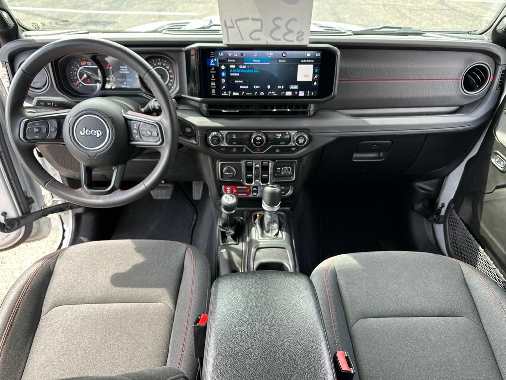 Used 2024 Jeep Wrangler Unlimited Rubicon AWD/4WD image 36