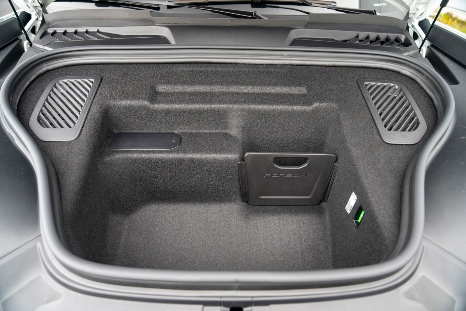 New 2026 Porsche Macan 4S Electric AWD/4WD image 29