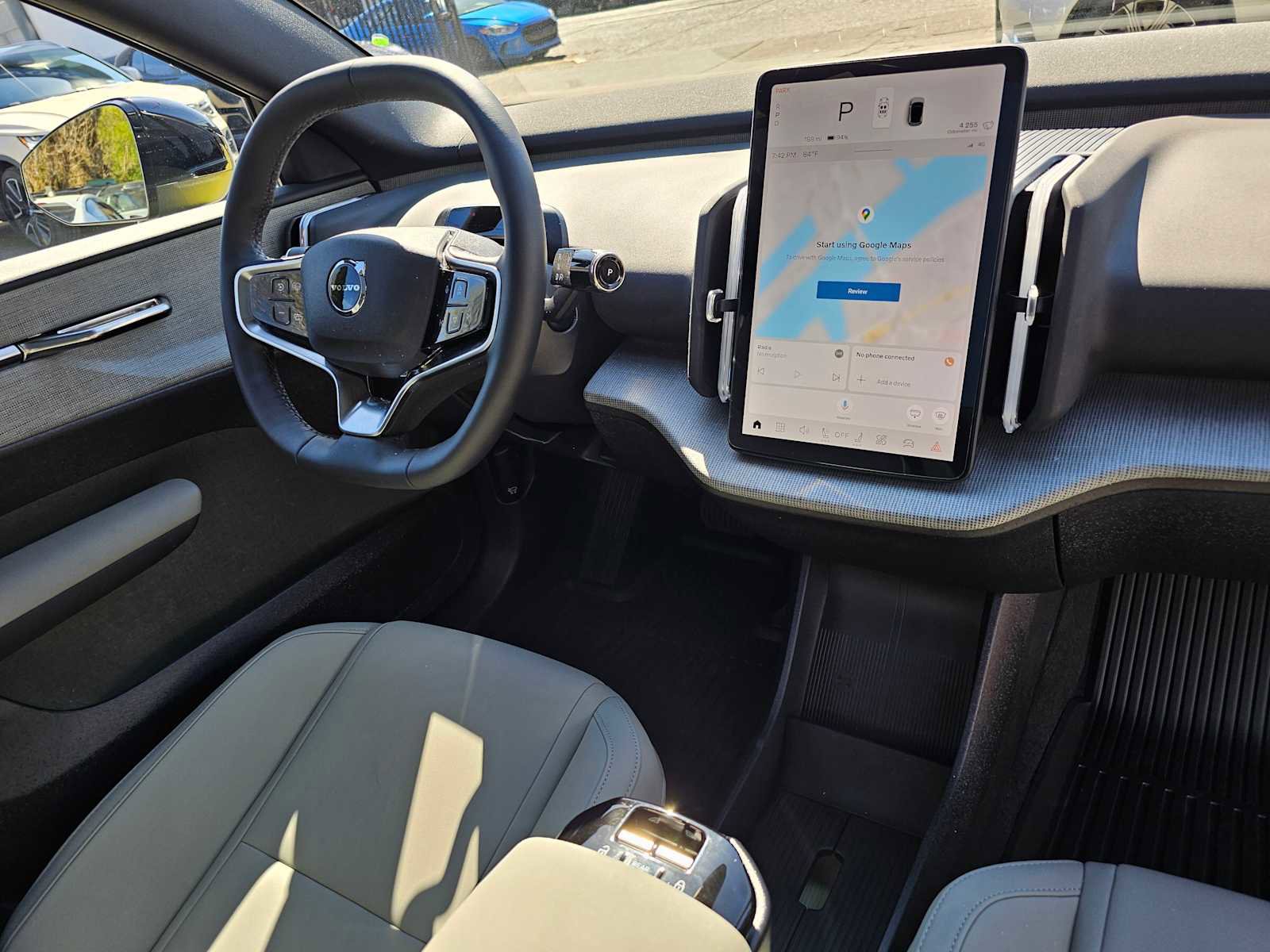 Used 2025 Volvo EX30 Plus w/ Protection Package Premier image 12