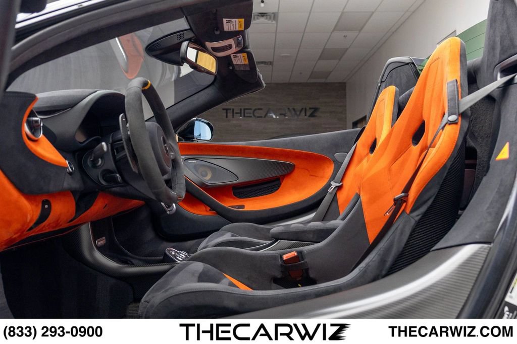 Used 2020 McLaren 600LT Spider RWD image 40