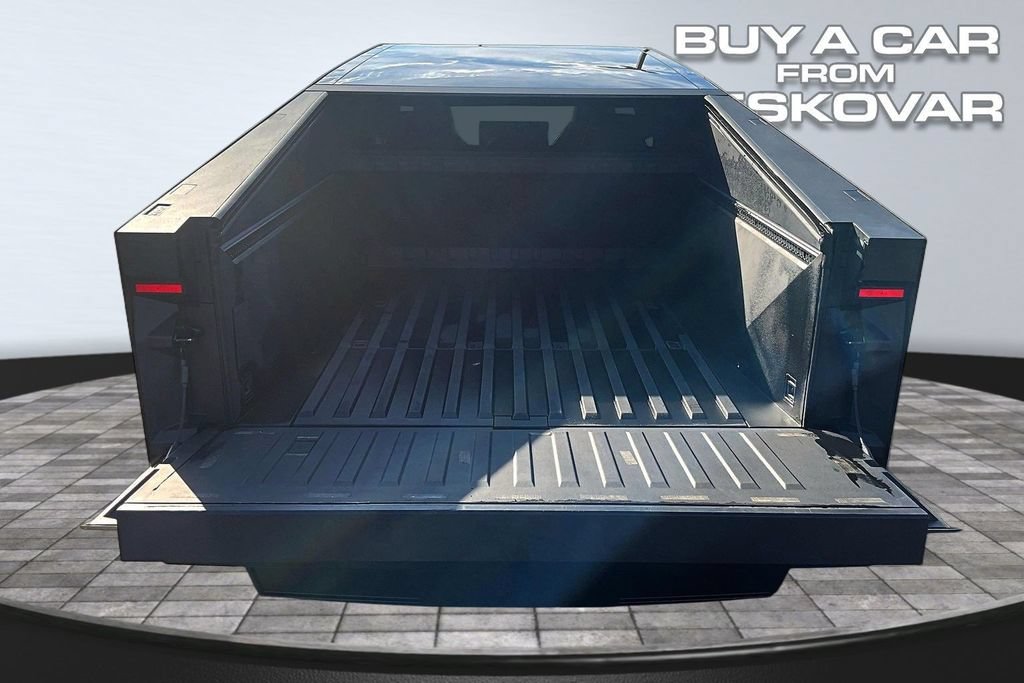 Used 2024 Tesla Cybertruck Cyberbeast AWD/4WD image 17
