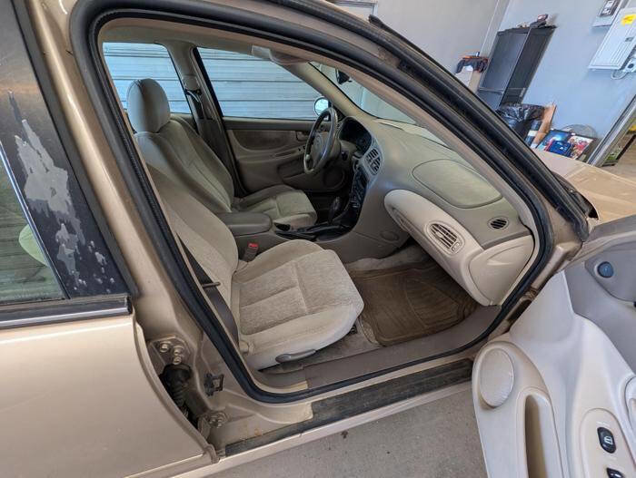 Used 2002 Oldsmobile Alero GL FWD image 28
