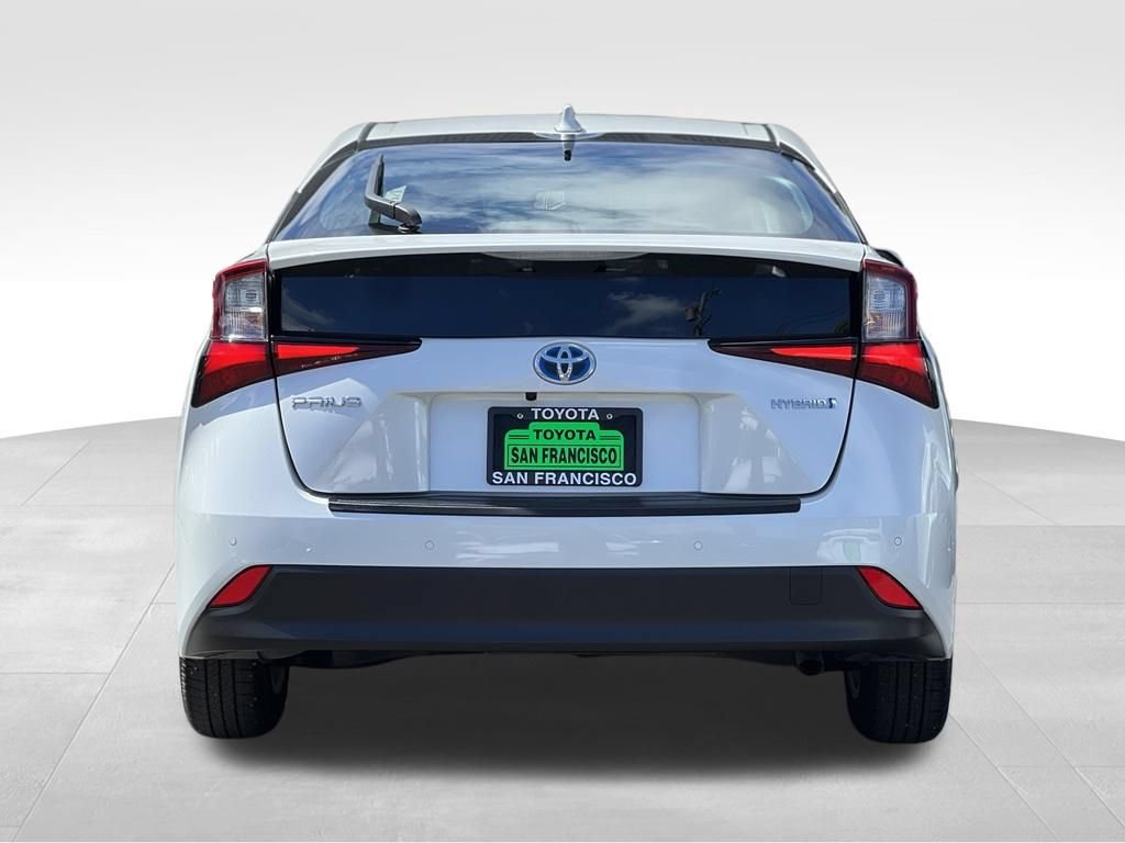 Certified 2022 Toyota Prius LE FWD image 4