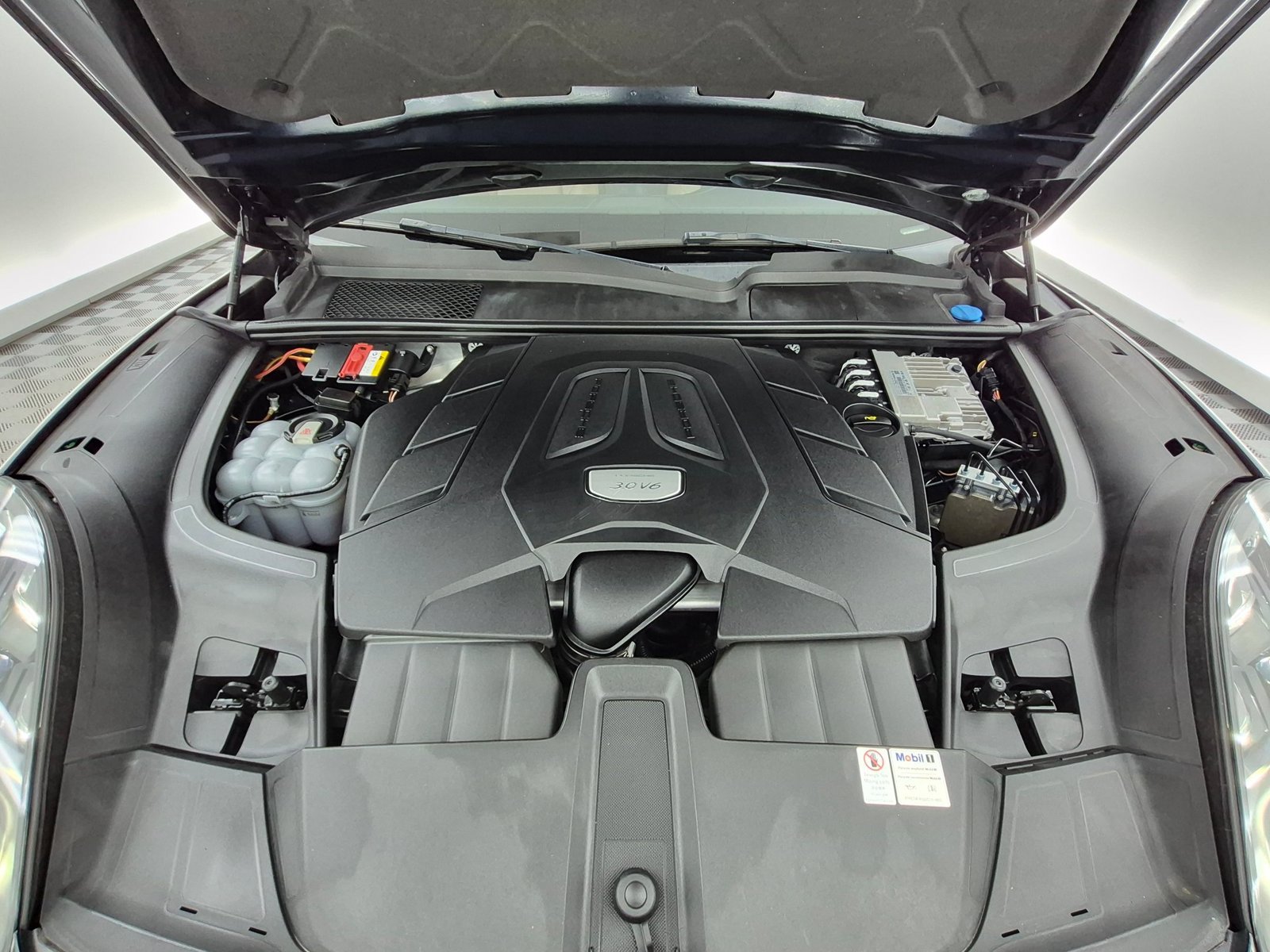 Used 2019 Porsche Cayenne AWD/4WD image 27