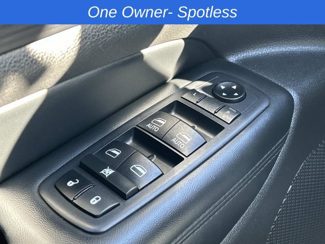 Used 2019 Jeep Grand Cherokee Laredo AWD/4WD image 28