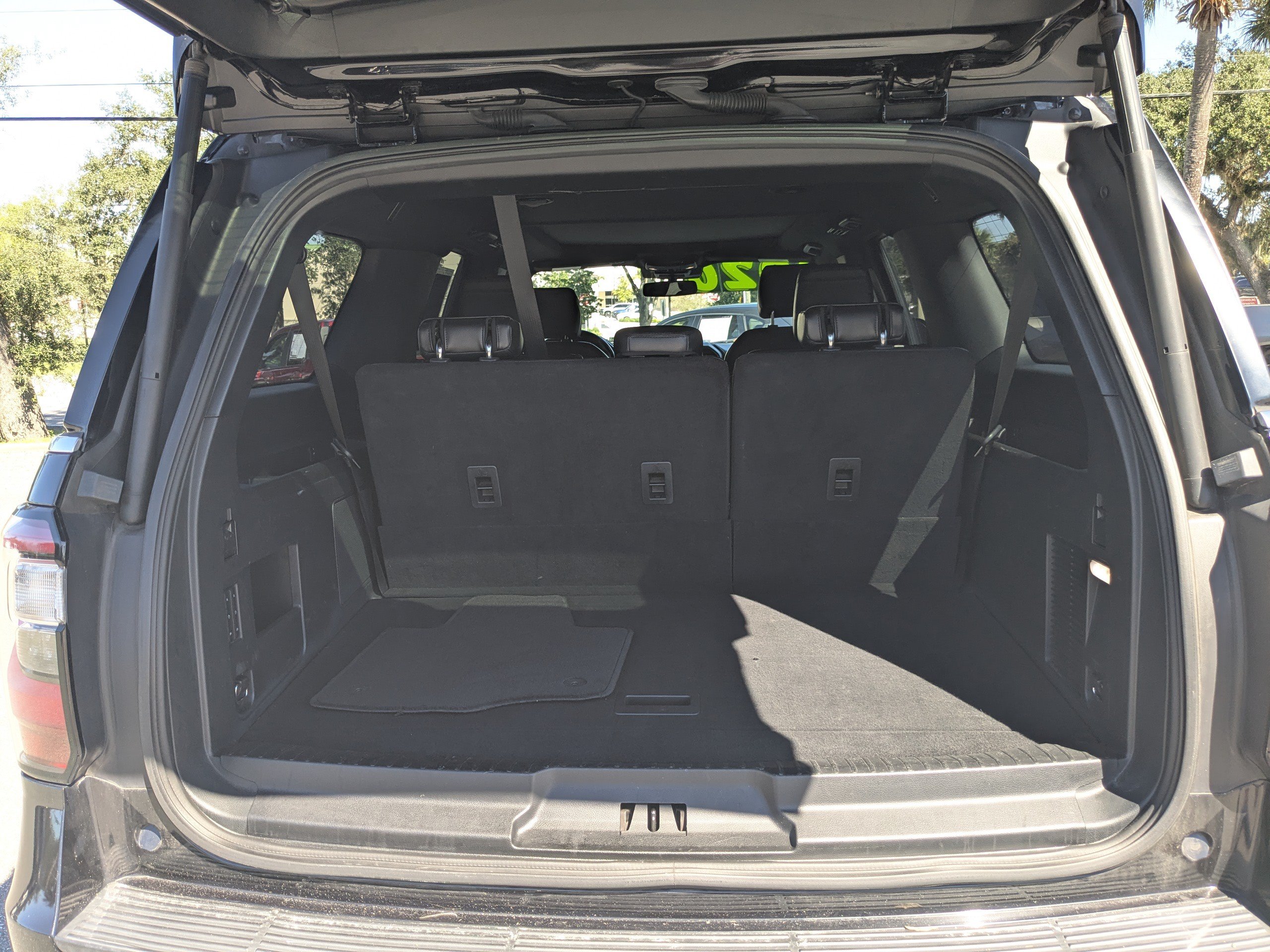 Used 2020 Ford Expedition Max Limited w/ Equipment Group 301A RWD image 12