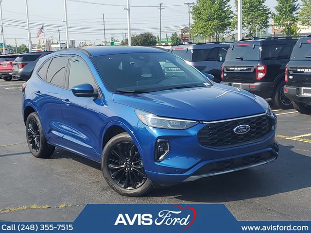 Used 2023 Ford Escape ST-Line Elite AWD/4WD image 2