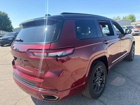 Used 2024 Jeep Grand Cherokee L Summit w/ High Altitude Package AWD/4WD image 3