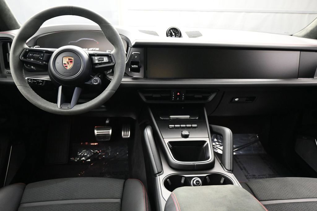 Certified 2025 Porsche Cayenne GTS AWD/4WD image 8