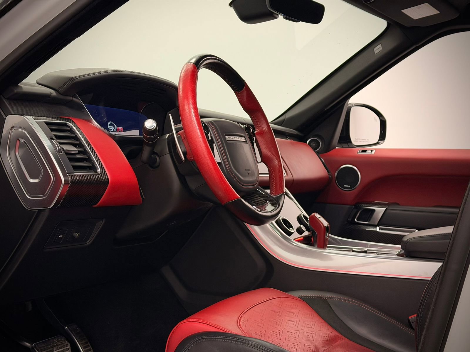 Used 2022 Land Rover Range Rover Sport SVR image 21