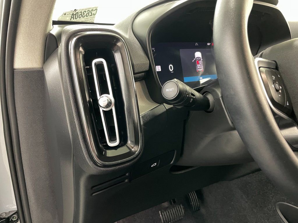 Used 2026 Volvo XC40 B5 Plus w/ Protection Package Premier image 29