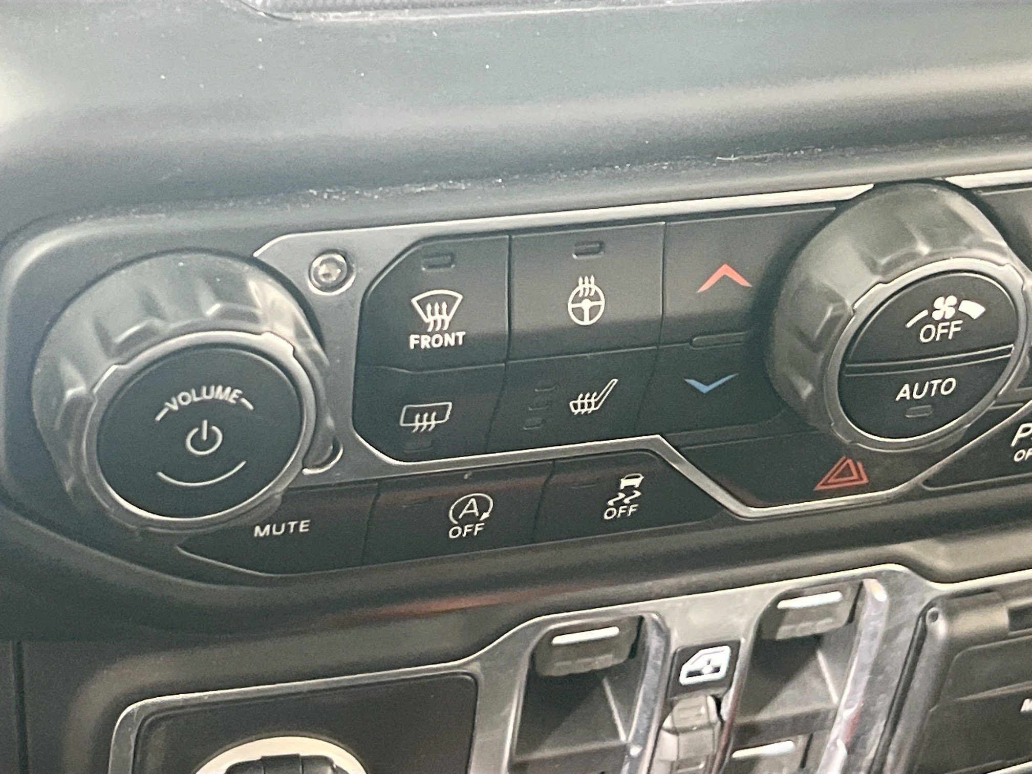 Used 2020 Jeep Wrangler Unlimited Sahara AWD/4WD image 20