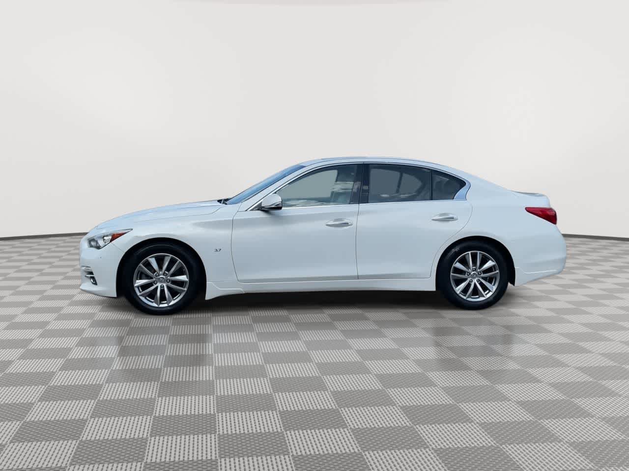 Used 2015 INFINITI Q50 Premium w/ Navigation Package AWD/4WD image 5
