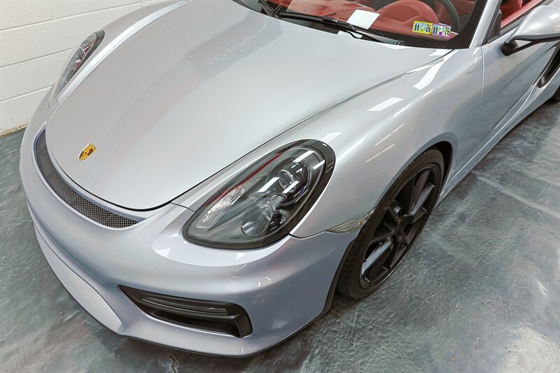 Used 2016 Porsche Boxster Spyder RWD image 8