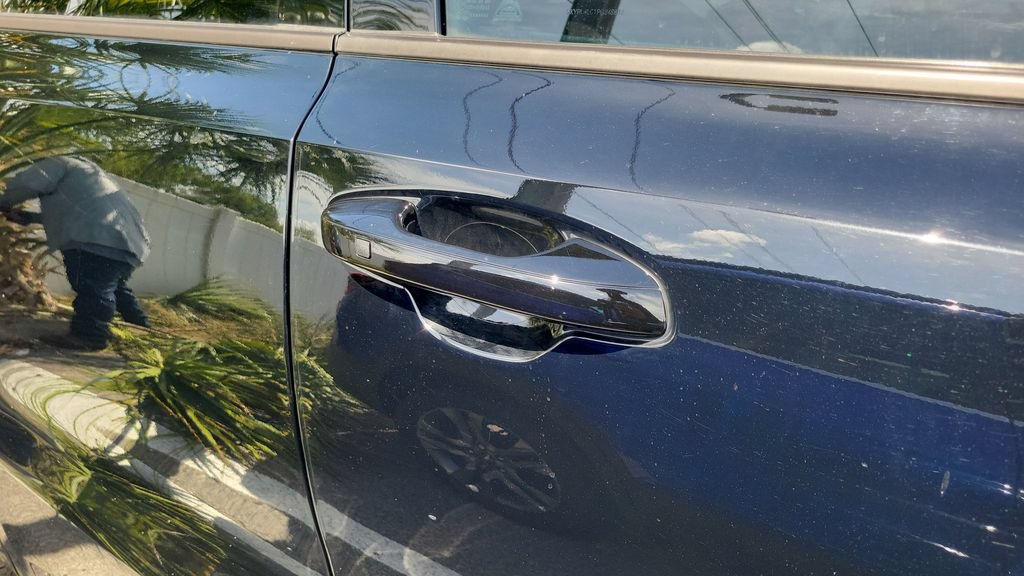 Used 2023 Kia Sorento S w/ Panoramic Sunroof Package FWD image 9
