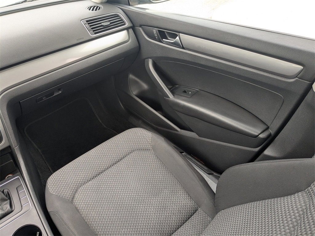 Used 2015 Volkswagen Passat 1.8T Limited Edition image 20