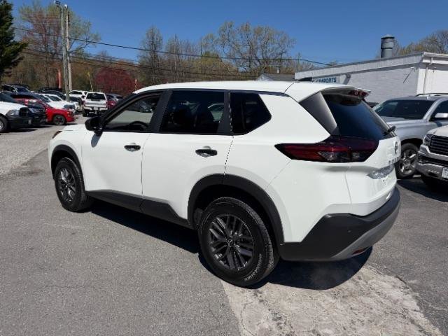 Used 2023 Nissan Rogue S image 4