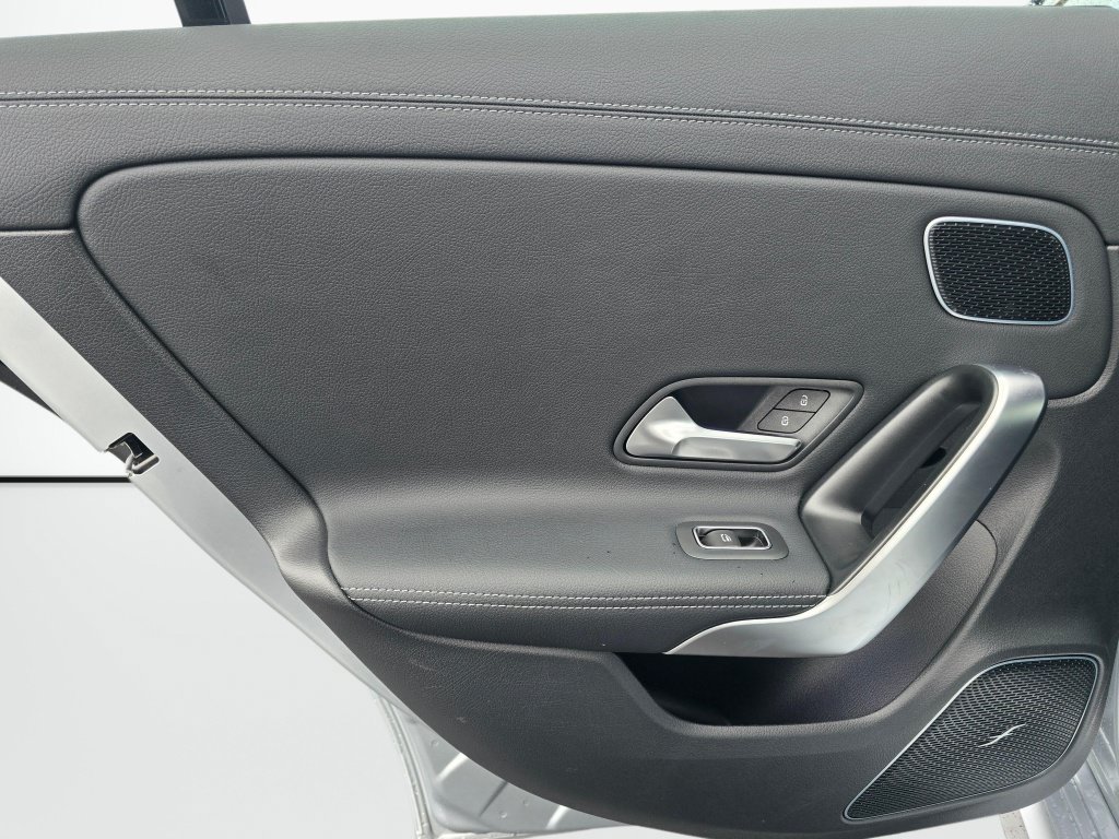 Used 2025 Mercedes-Benz CLA 35 AMG 4MATIC image 19