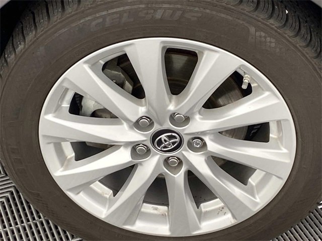 Used 2018 Toyota Camry LE image 27