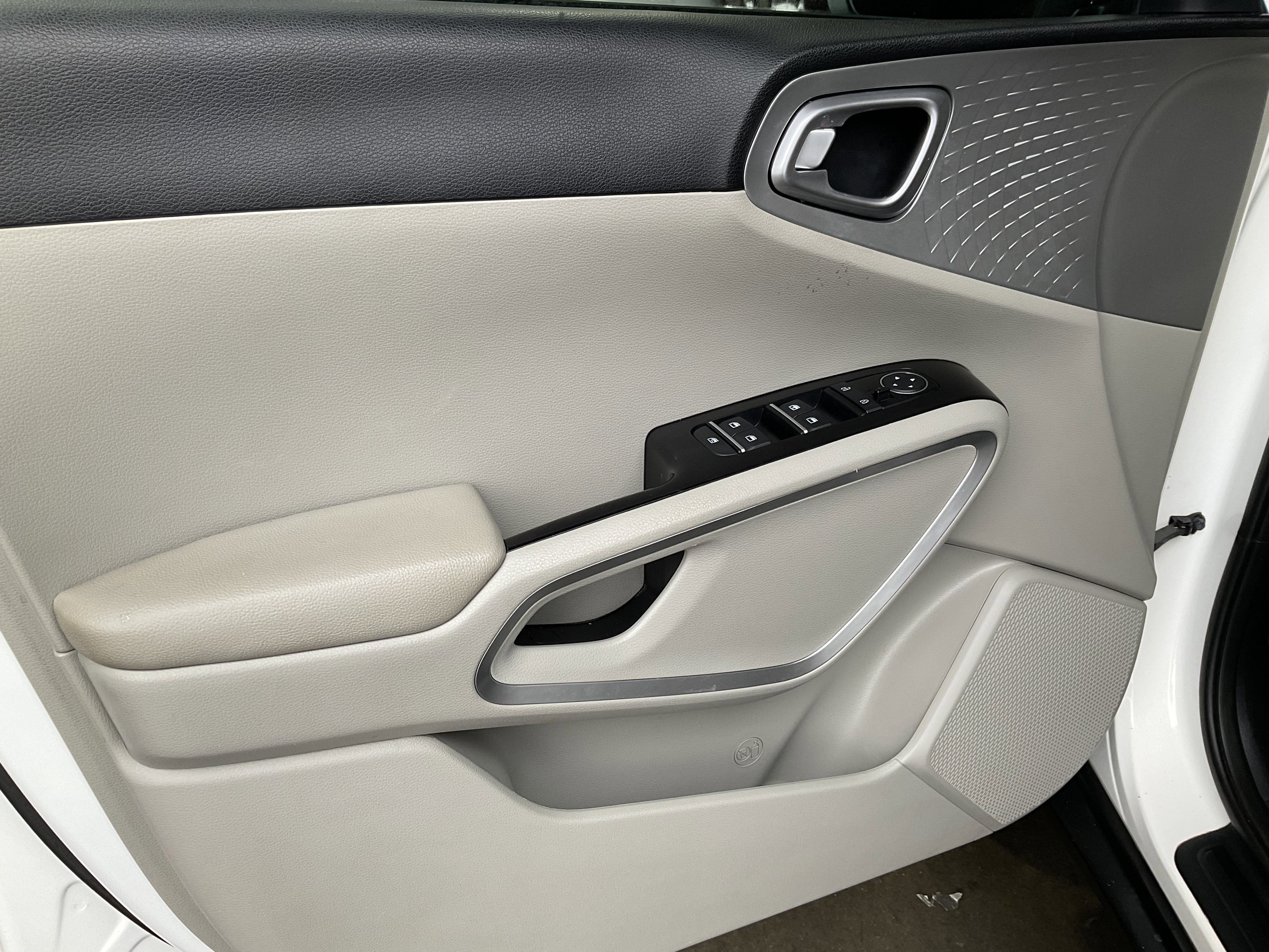 Used 2022 Kia Soul LX FWD image 25