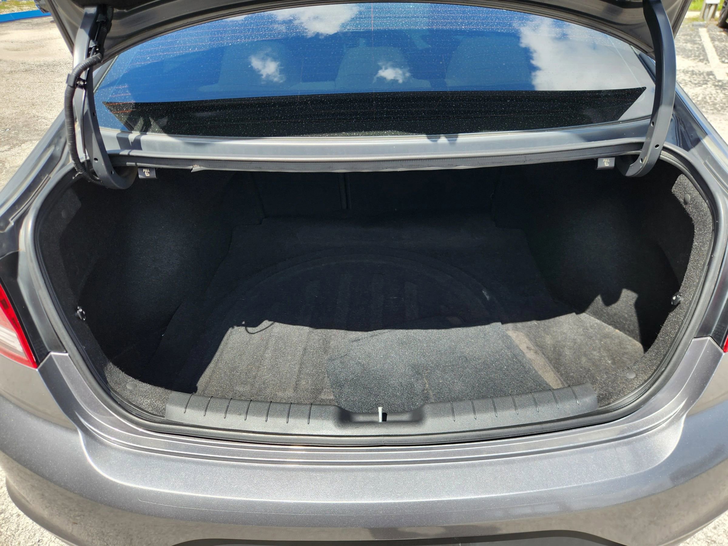 Used 2019 Hyundai Elantra SE FWD image 16
