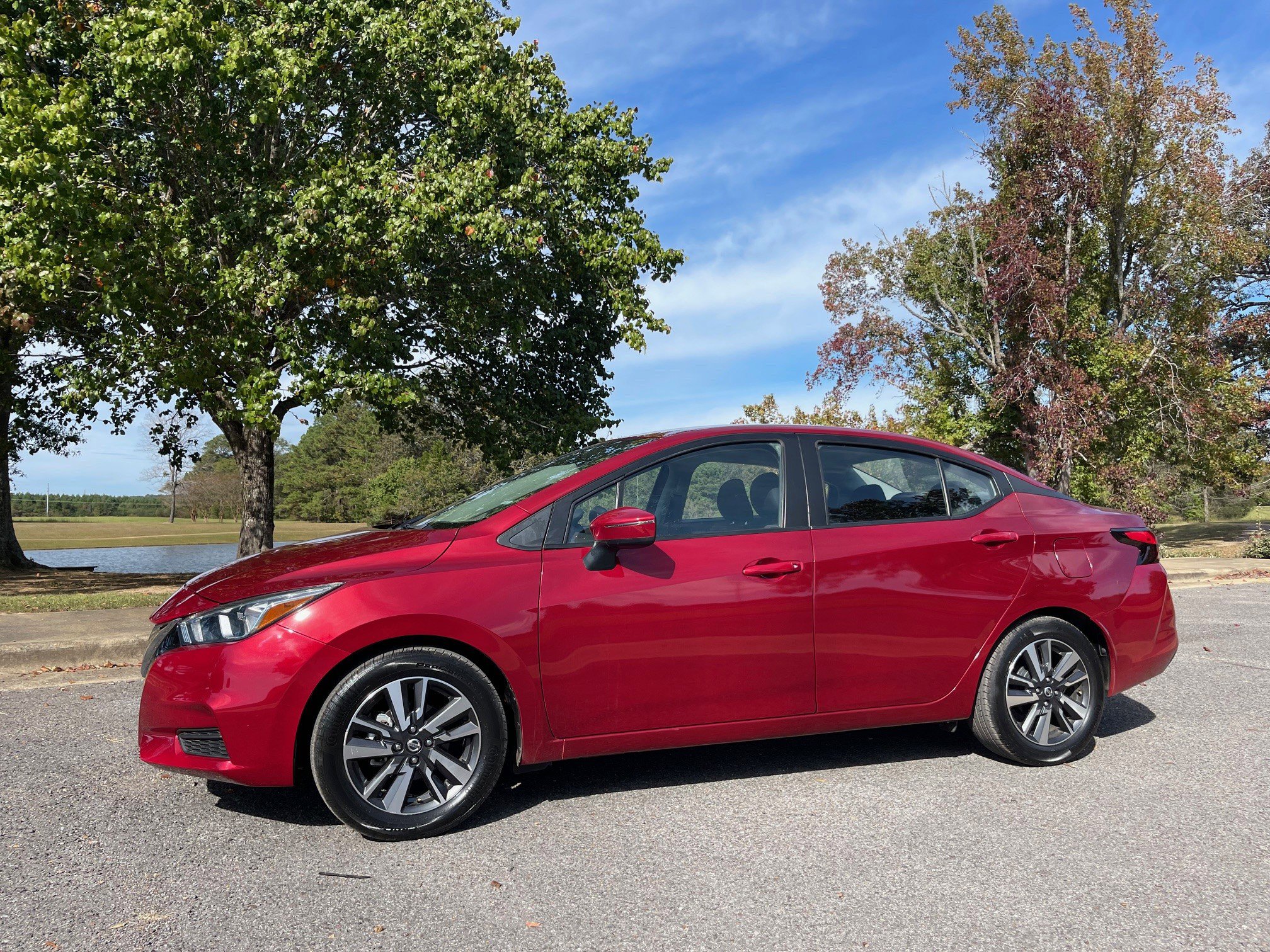 Used 2022 Nissan Versa SV image 1