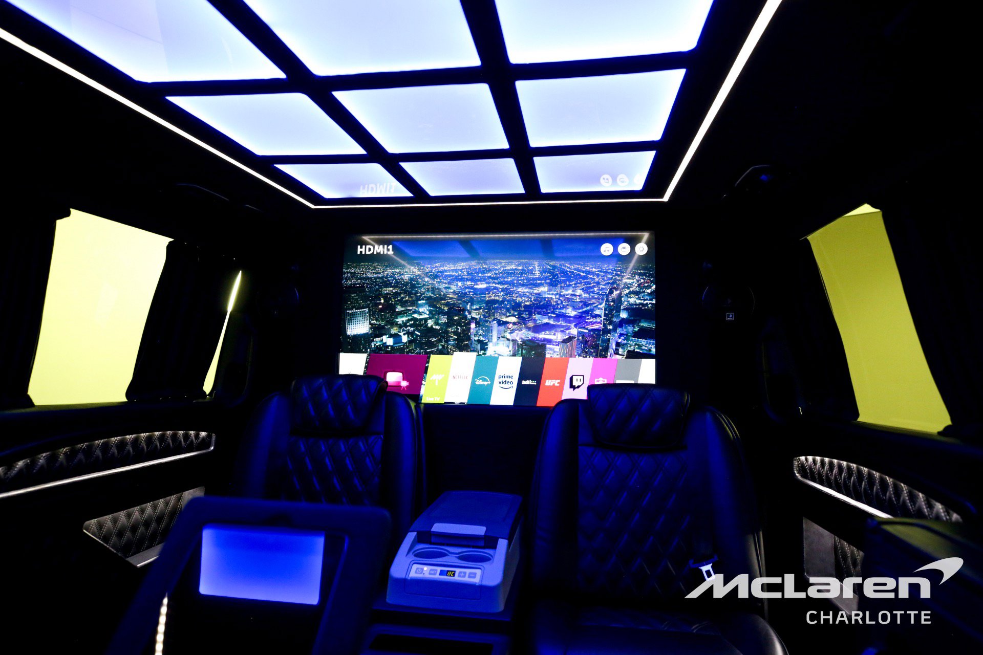 Used 2018 Mercedes-Benz Metris Passenger image 24