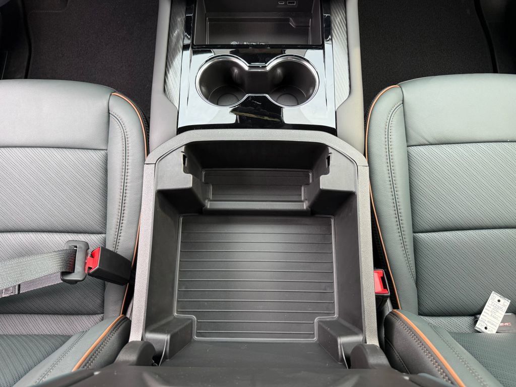 New 2026 GMC Yukon AT4 w/ AT4 Premium Plus Package image 34