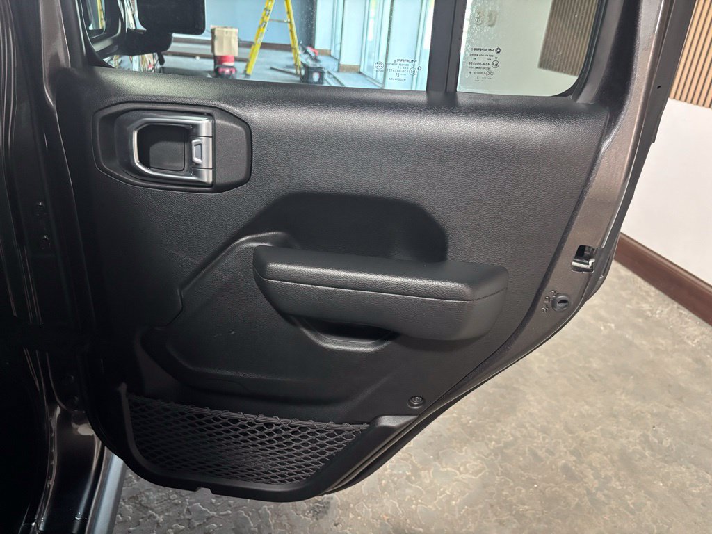 Used 2023 Jeep Wrangler Unlimited AWD/4WD image 20