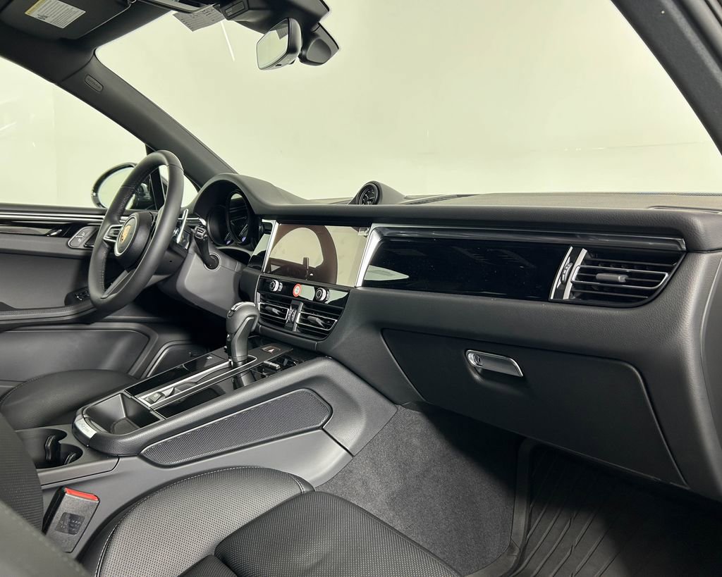 New 2026 Porsche Macan AWD/4WD image 22