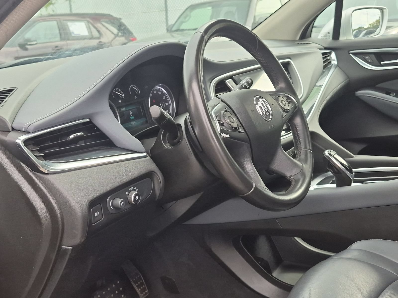 Used 2019 Buick Enclave Essence FWD image 11