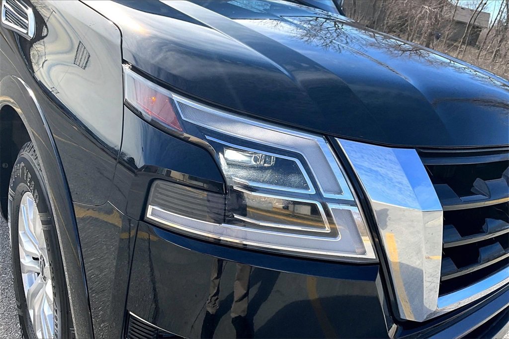 Used 2022 Nissan Armada SV image 30