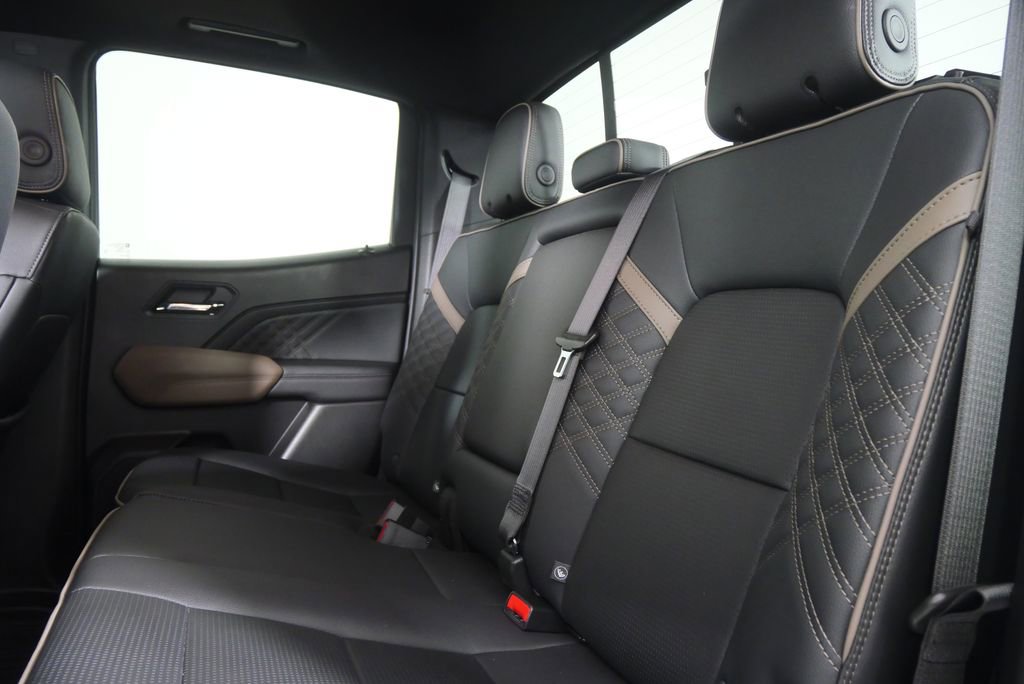 Used 2024 GMC Canyon Denali AWD/4WD image 16