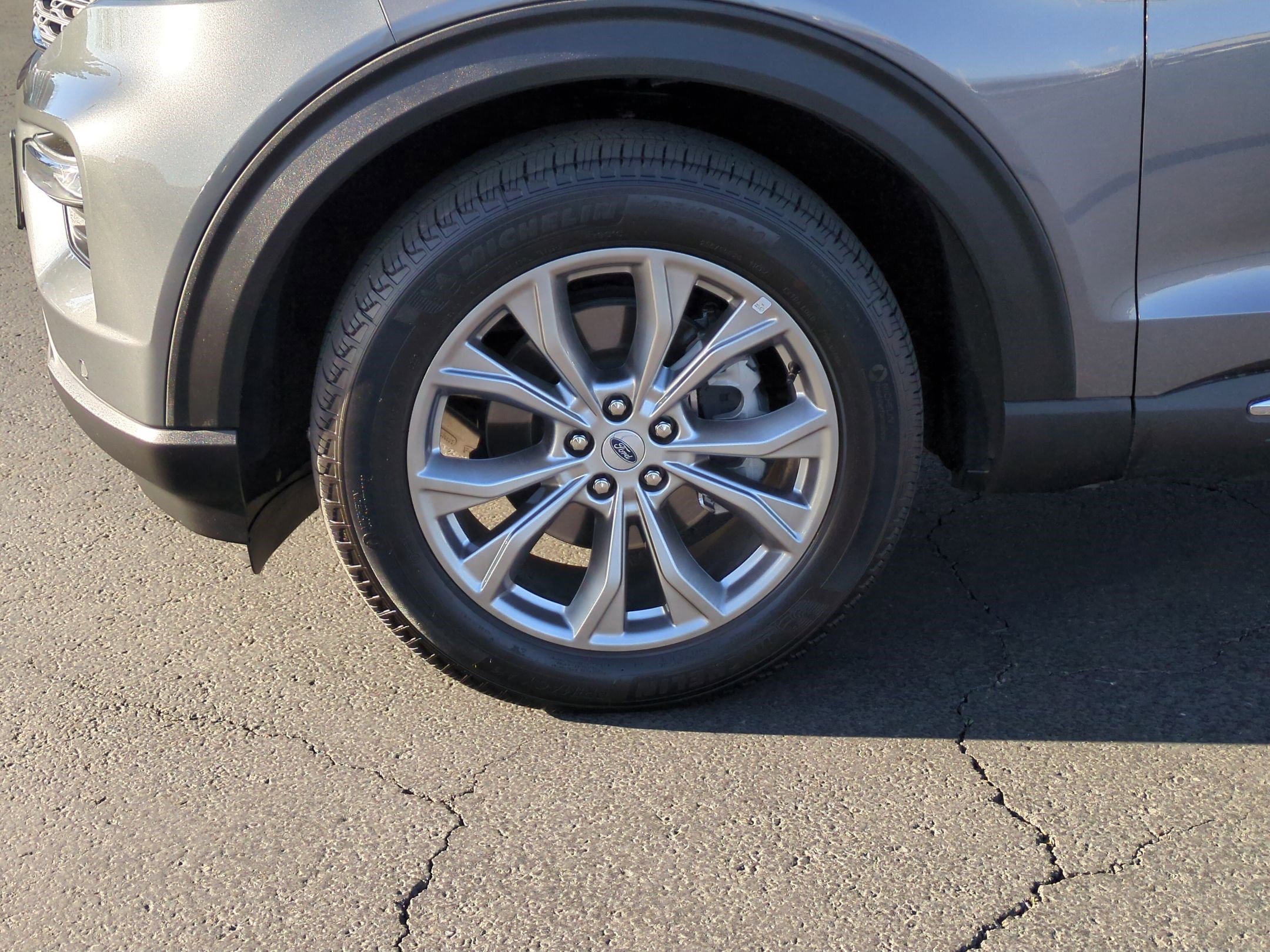 Used 2023 Ford Explorer Limited w/ Limited Technology Package image 11