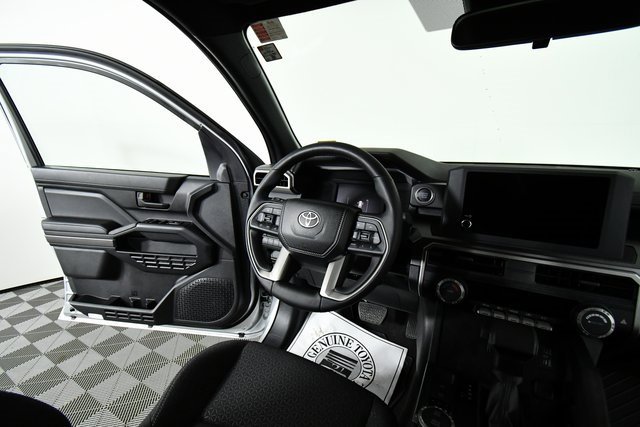 Used 2025 Toyota 4Runner 4WD image 19