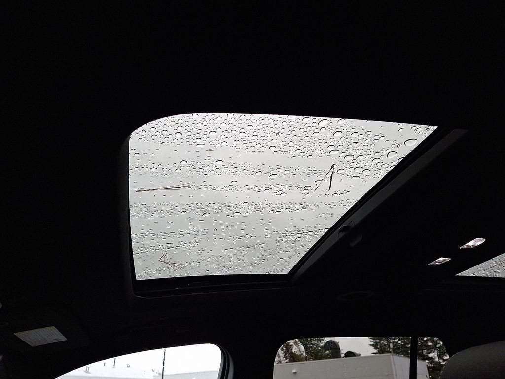 Used 2023 Chevrolet Traverse LT w/ LT Premium Package image 17