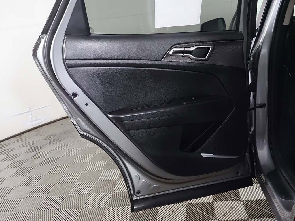 Used 2023 Kia Sportage LX image 23