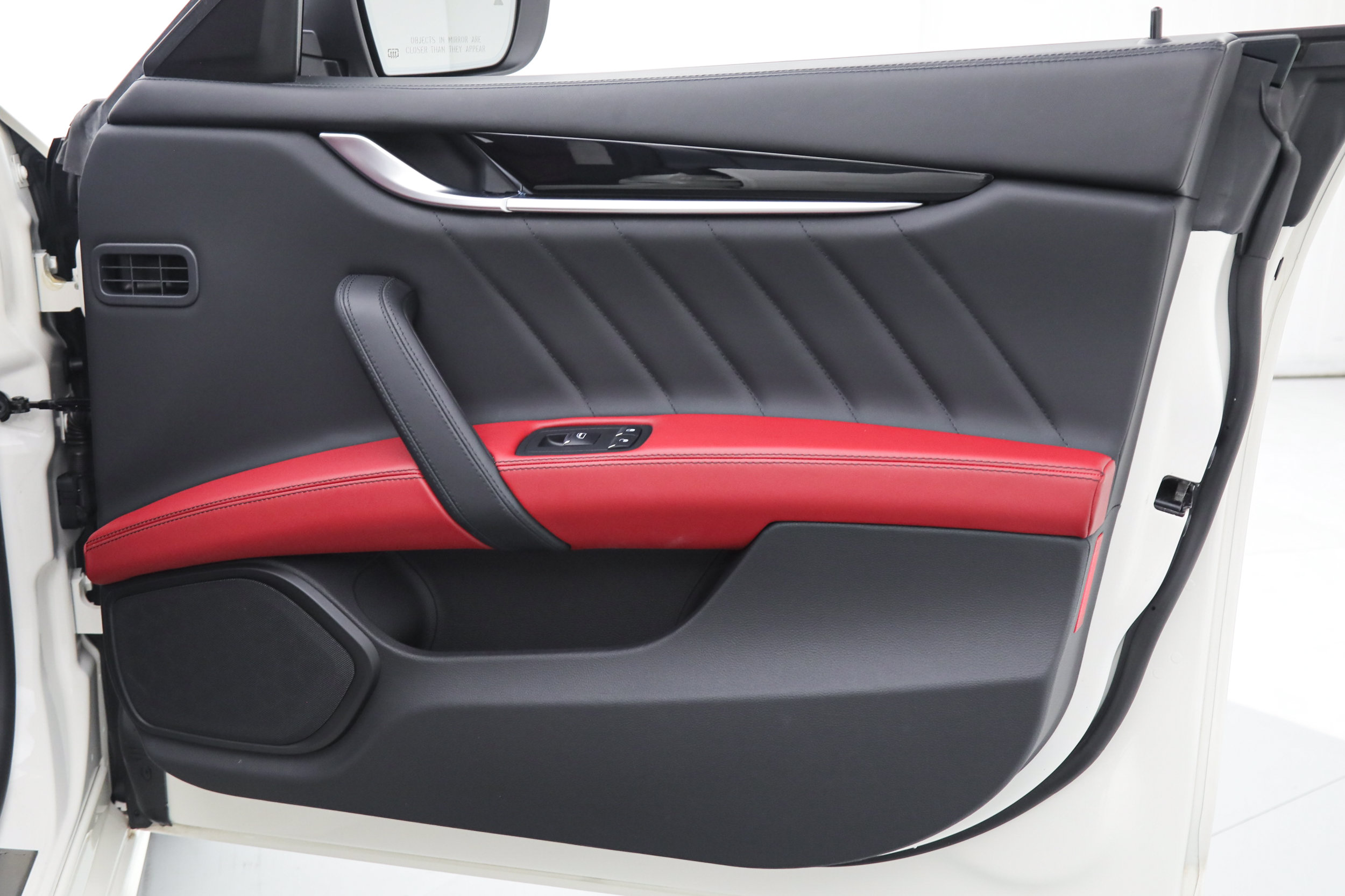 Certified 2023 Maserati Ghibli Modena RWD image 9