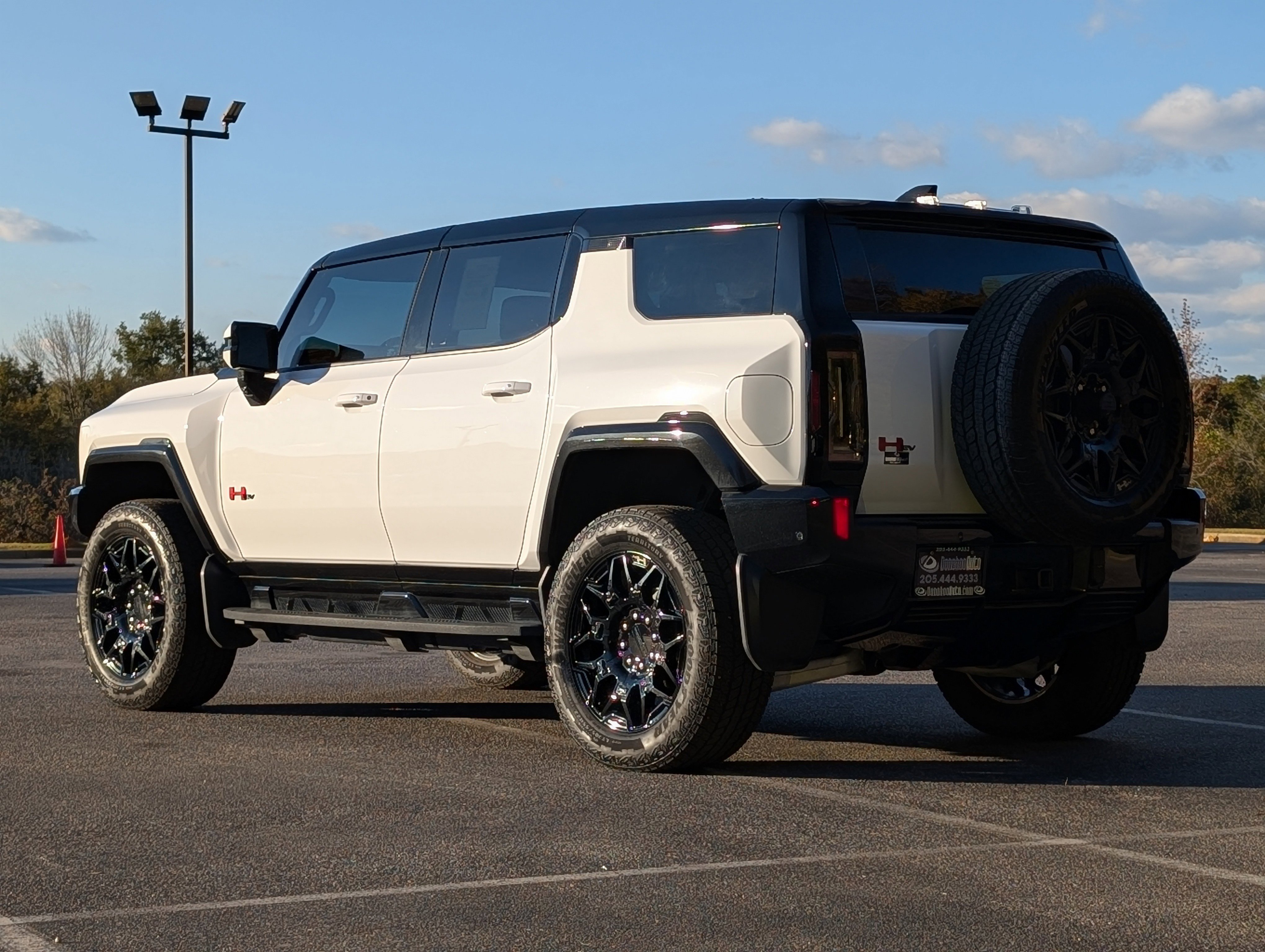 Used 2024 GMC Hummer EV 2X w/ LPO, Sport Package image 7